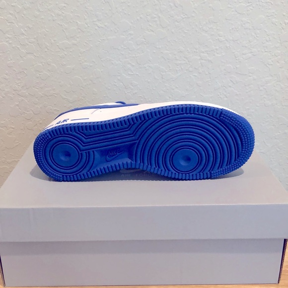 💙🤍NIKE AIR FORCE 1 ‘07 SNEAKERS🤍💙 - Picture 8 of 10